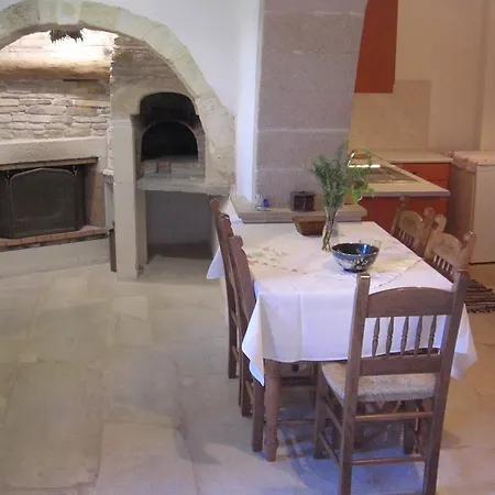 Patriko Traditional Stone Aparthotel Vafes
