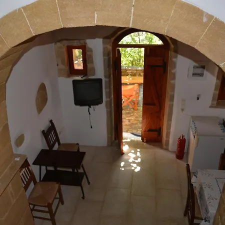Patriko Traditional Stone Aparthotel 4*
