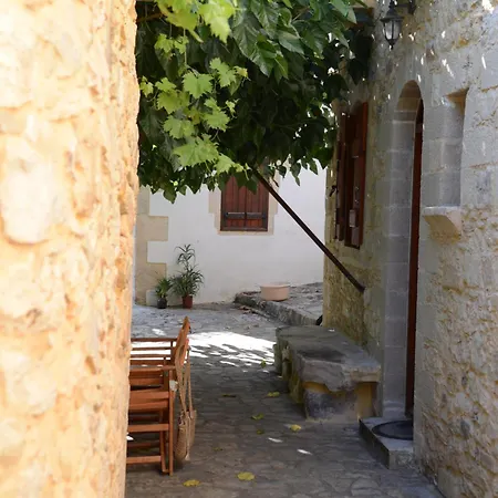 Patriko Traditional Stone Aparthotel Vafes
