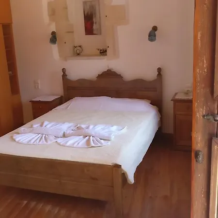 Patriko Traditional Stone Aparthotel Vafes